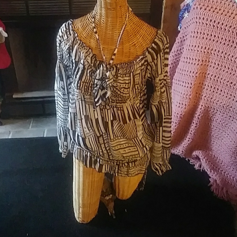KELLY N MAX BLOUSE
